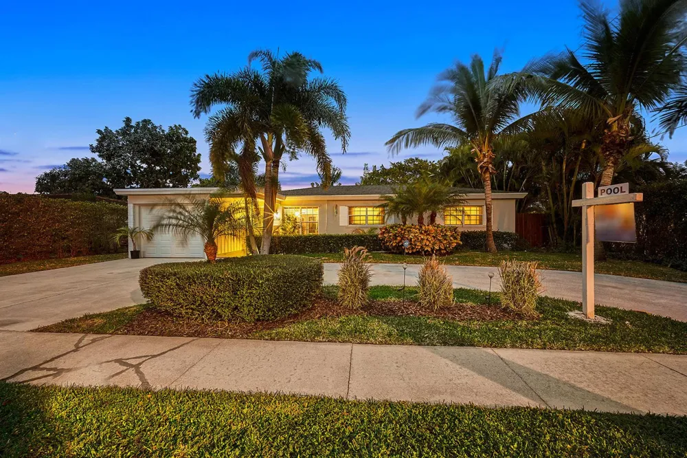 2136 NE 4th Avenue Boca Raton, FL 33431