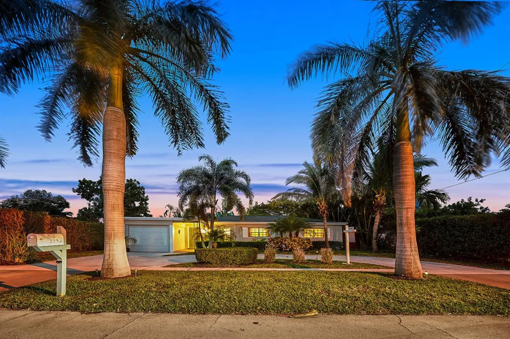 2136 NE 4th Avenue Boca Raton, FL 33431