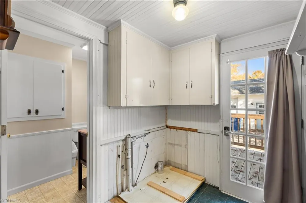 7945 Broad Street Rural Hall, NC 27045