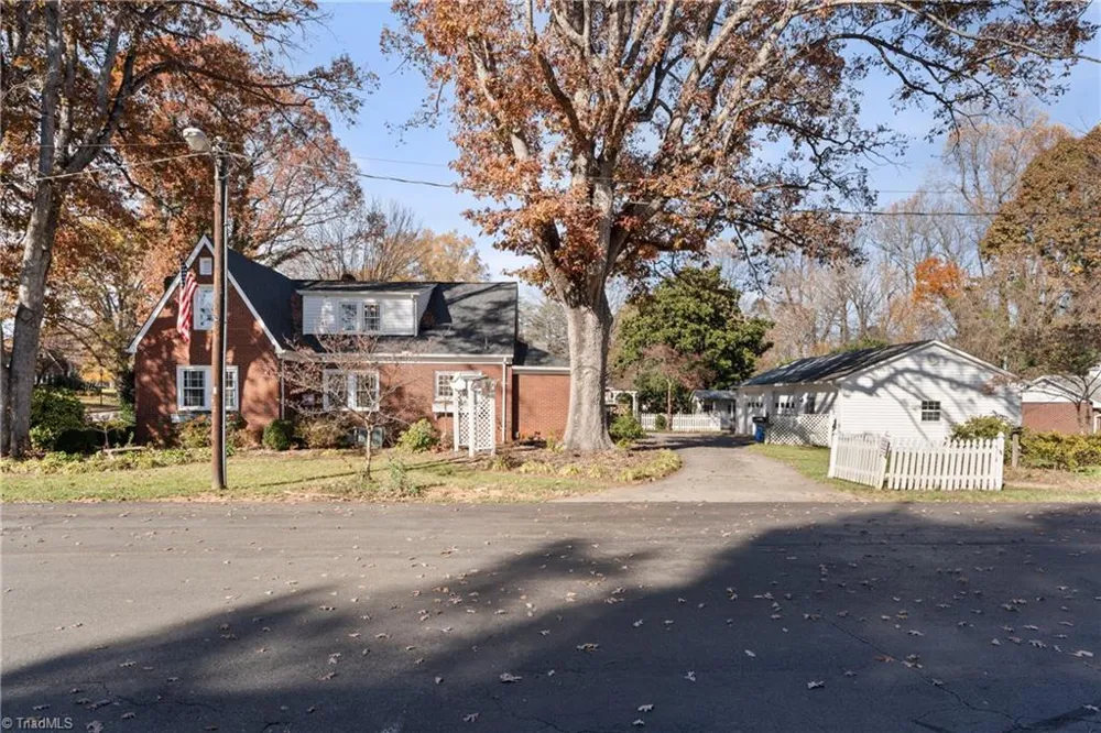 7945 Broad Street Rural Hall, NC 27045