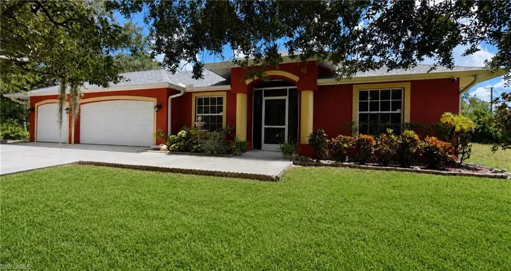 2004 Abbott Avenue Alva, FL 33920