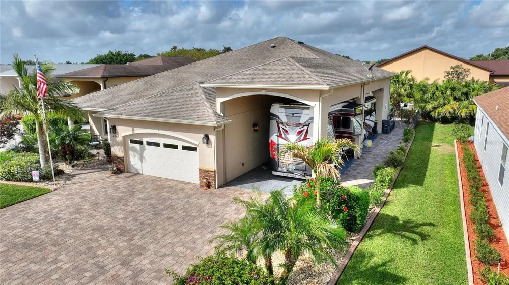 416 MOTORCOACH DRIVE S Polk City, FL 33868