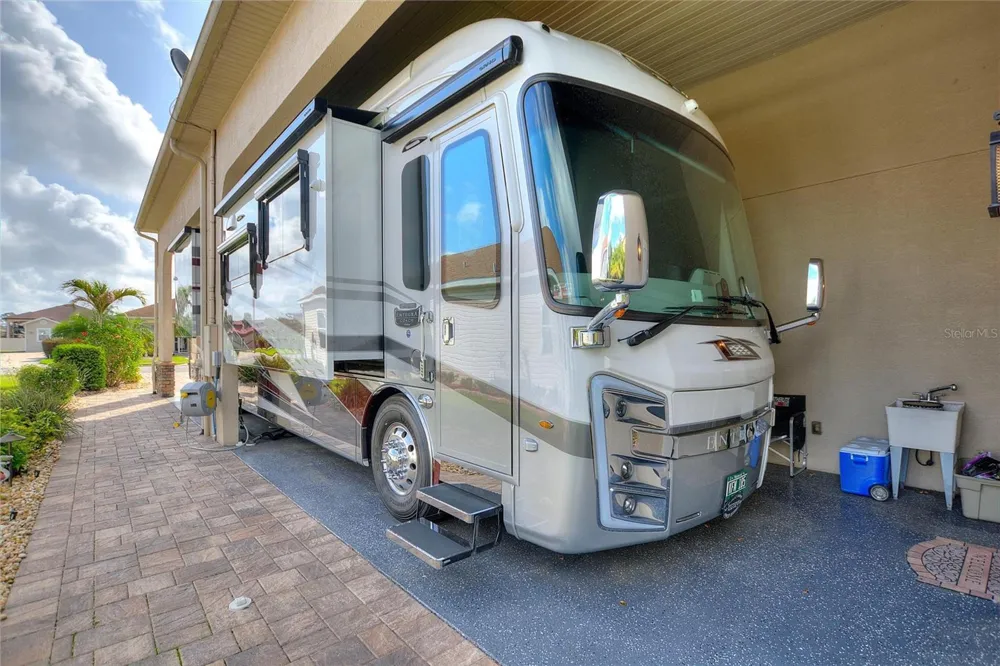 416 MOTORCOACH DRIVE S Polk City, FL 33868