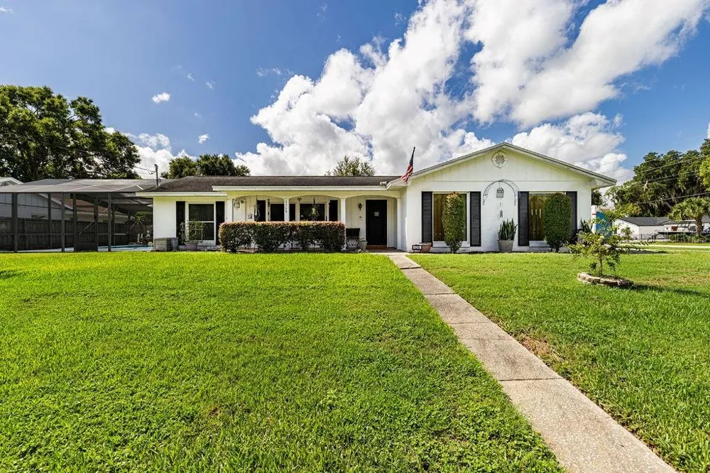 4268 LAKE ELEANOR DRIVE Mount Dora, FL 32757