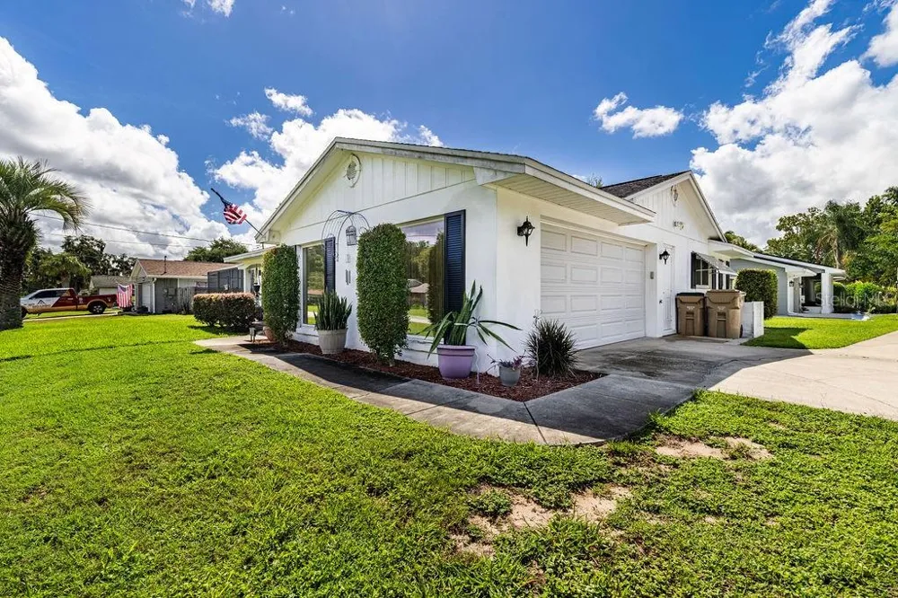 4268 LAKE ELEANOR DRIVE Mount Dora, FL 32757