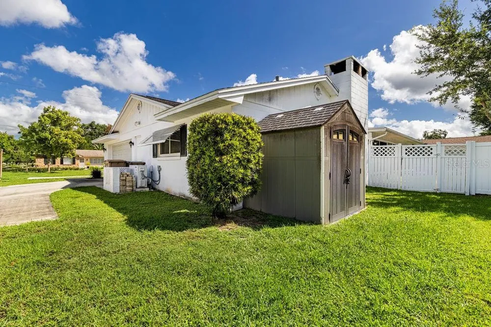 4268 LAKE ELEANOR DRIVE Mount Dora, FL 32757