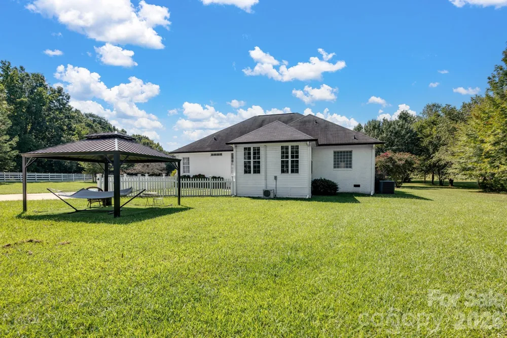 8025 Silver Maple Lane Mint Hill, NC 28227