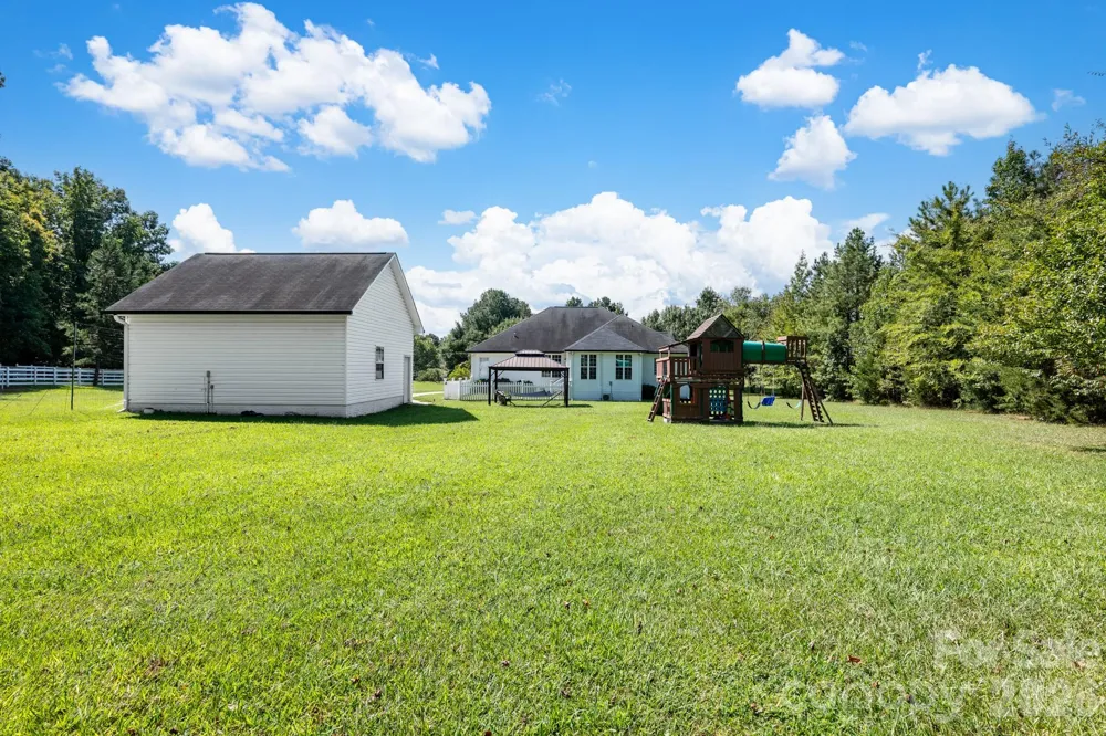 8025 Silver Maple Lane Mint Hill, NC 28227