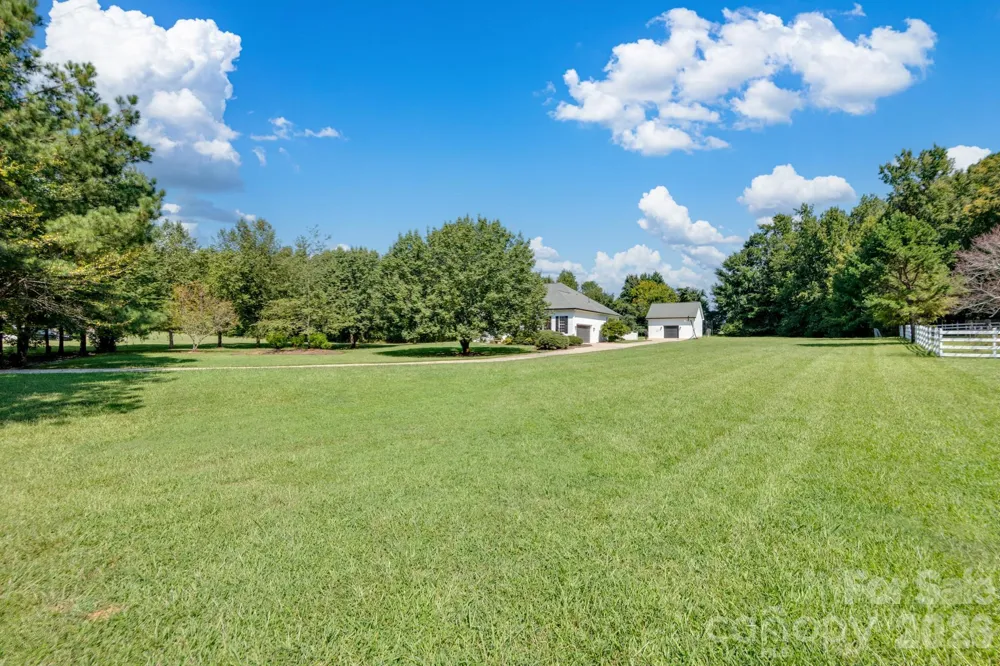 8025 Silver Maple Lane Mint Hill, NC 28227
