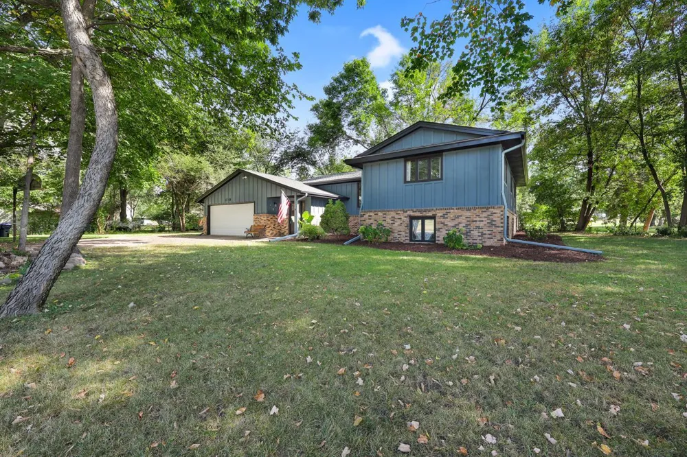1701 W River Street Monticello, MN 55362