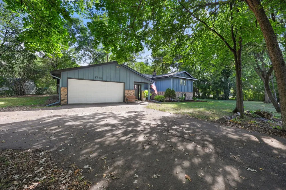 1701 W River Street Monticello, MN 55362