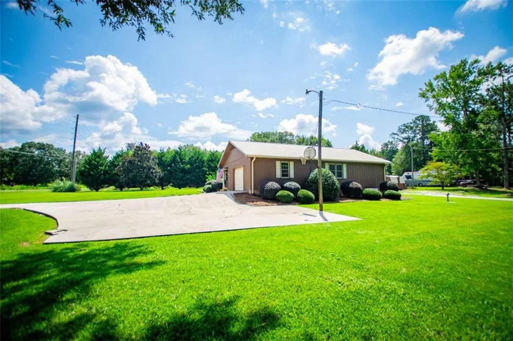 401 W Jonesville Road W Bowdon, GA 30108