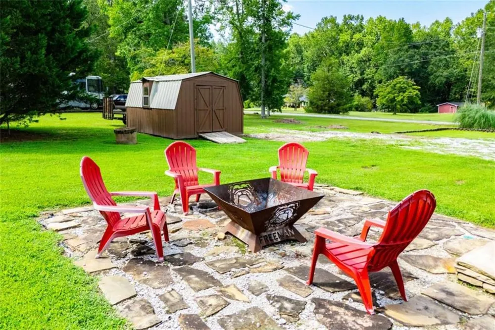 401 W Jonesville Road W Bowdon, GA 30108