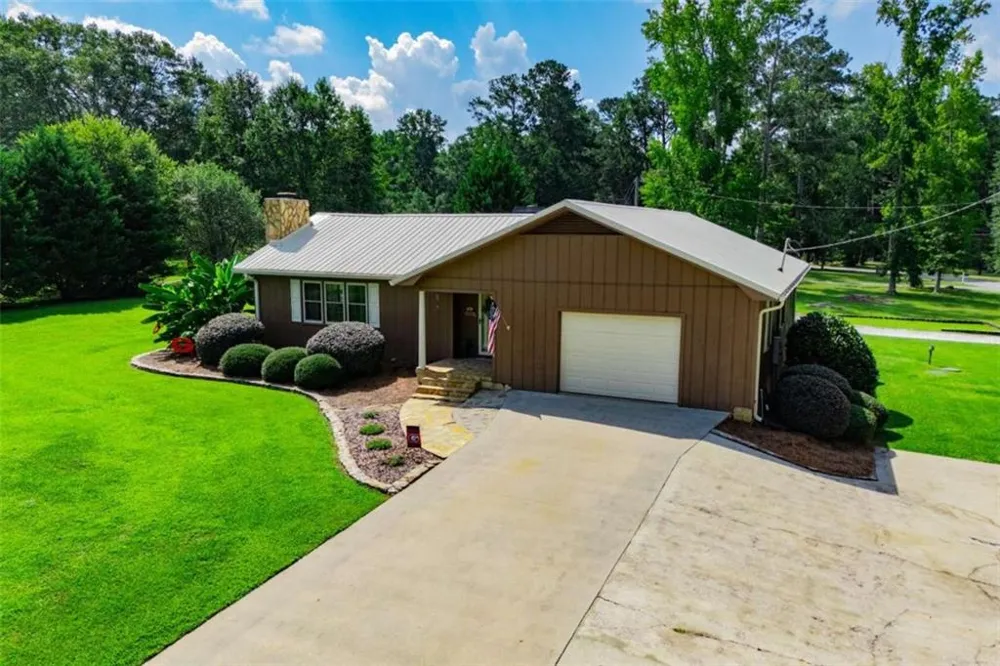 401 W Jonesville Road W Bowdon, GA 30108