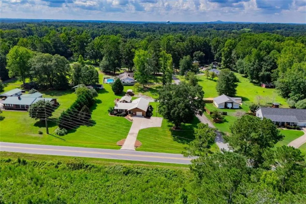 401 W Jonesville Road W Bowdon, GA 30108