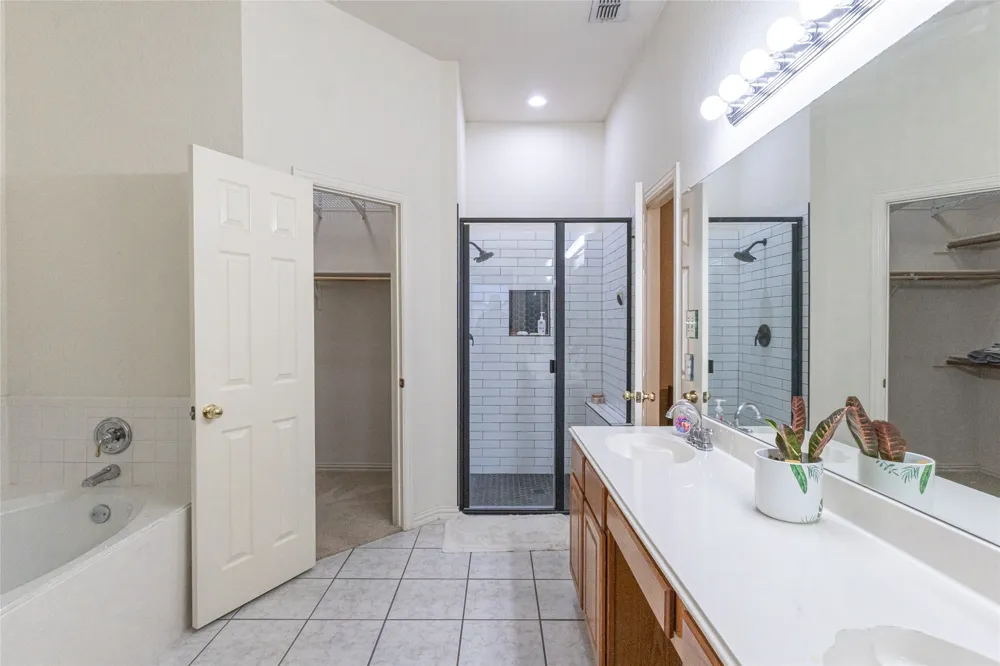 557 Willowview Drive Saginaw, TX 76179