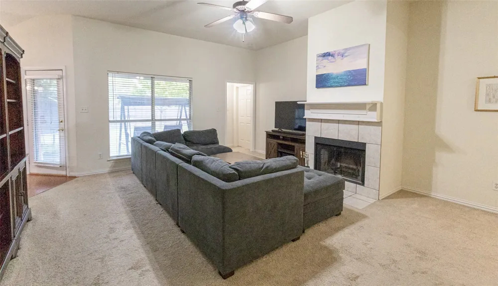 557 Willowview Drive Saginaw, TX 76179