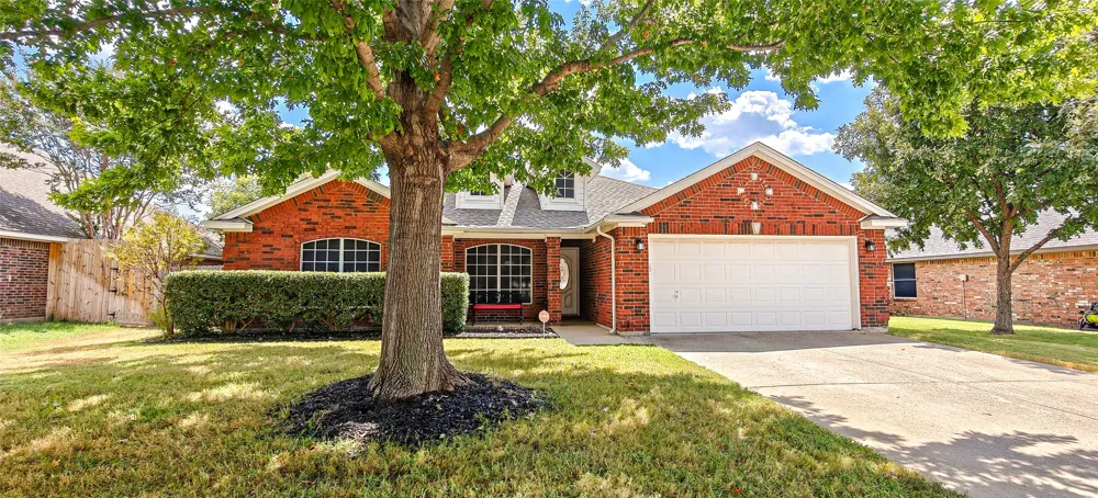 557 Willowview Drive Saginaw, TX 76179