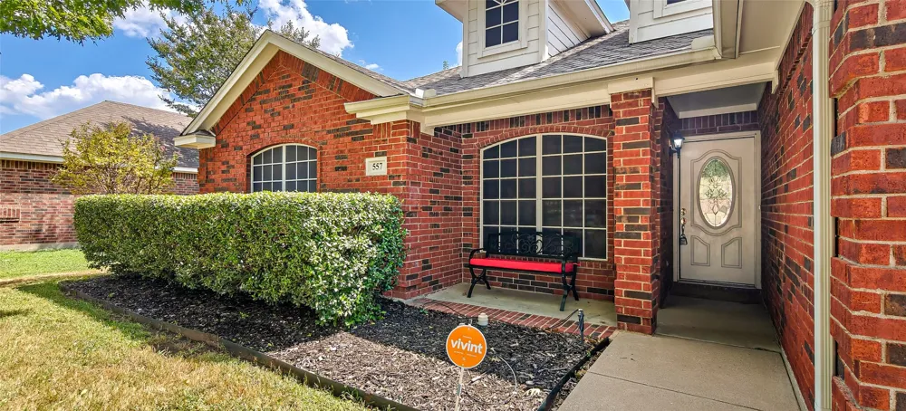 557 Willowview Drive Saginaw, TX 76179