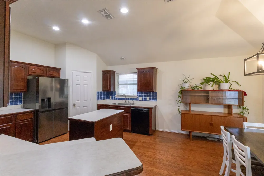 557 Willowview Drive Saginaw, TX 76179