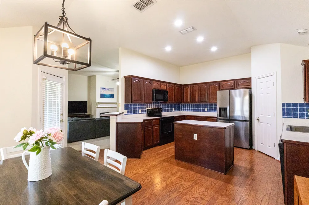 557 Willowview Drive Saginaw, TX 76179