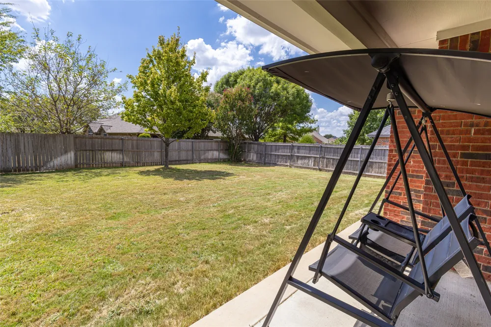 557 Willowview Drive Saginaw, TX 76179