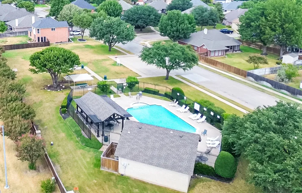557 Willowview Drive Saginaw, TX 76179
