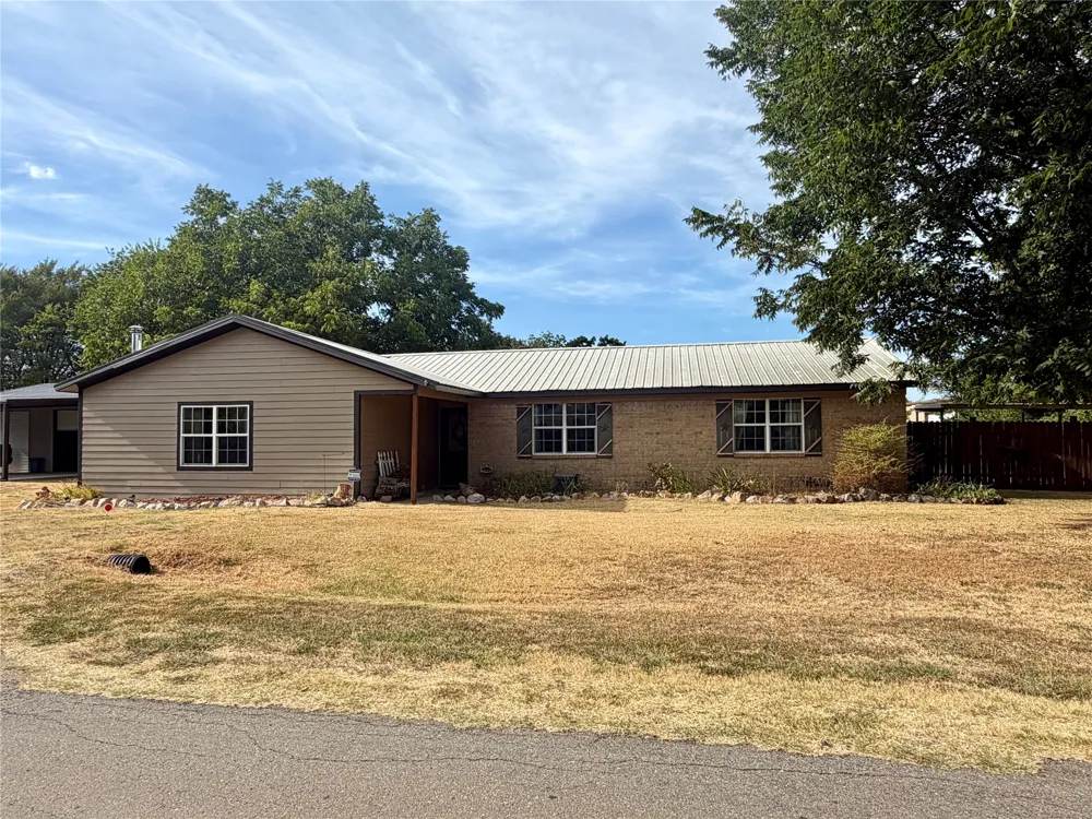 100 Nell Lane Yantis, TX 75497