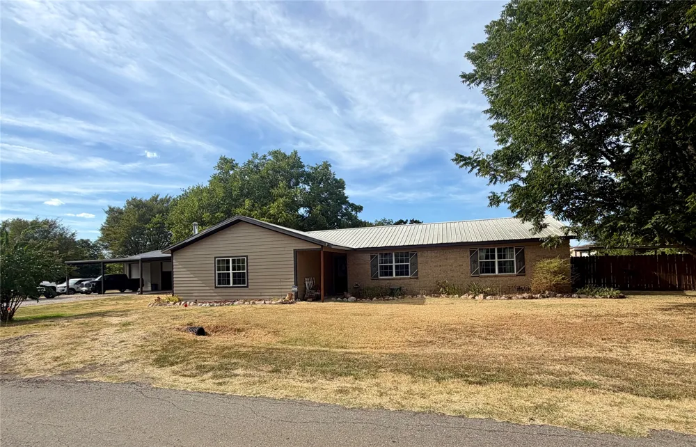 100 Nell Lane Yantis, TX 75497