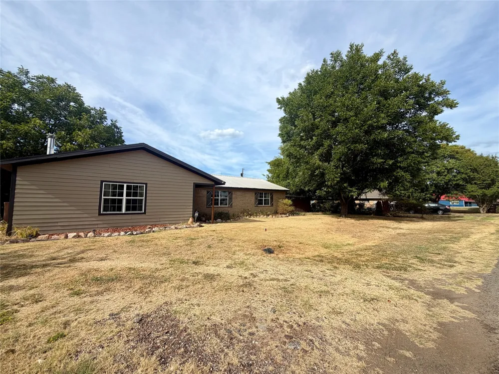 100 Nell Lane Yantis, TX 75497