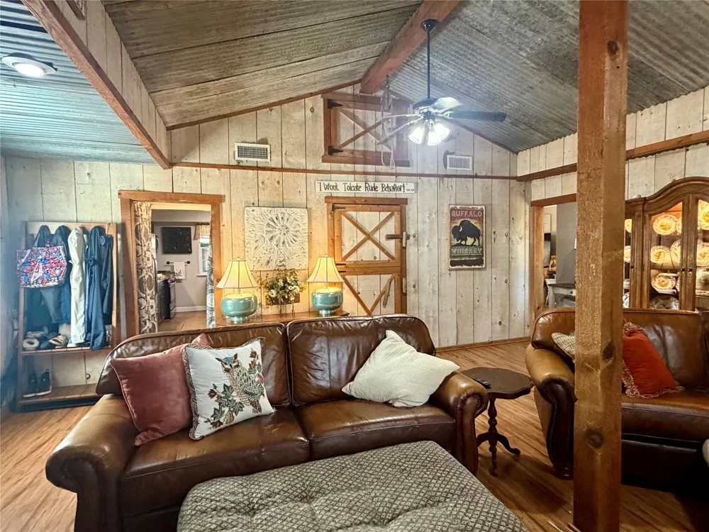 100 Nell Lane Yantis, TX 75497