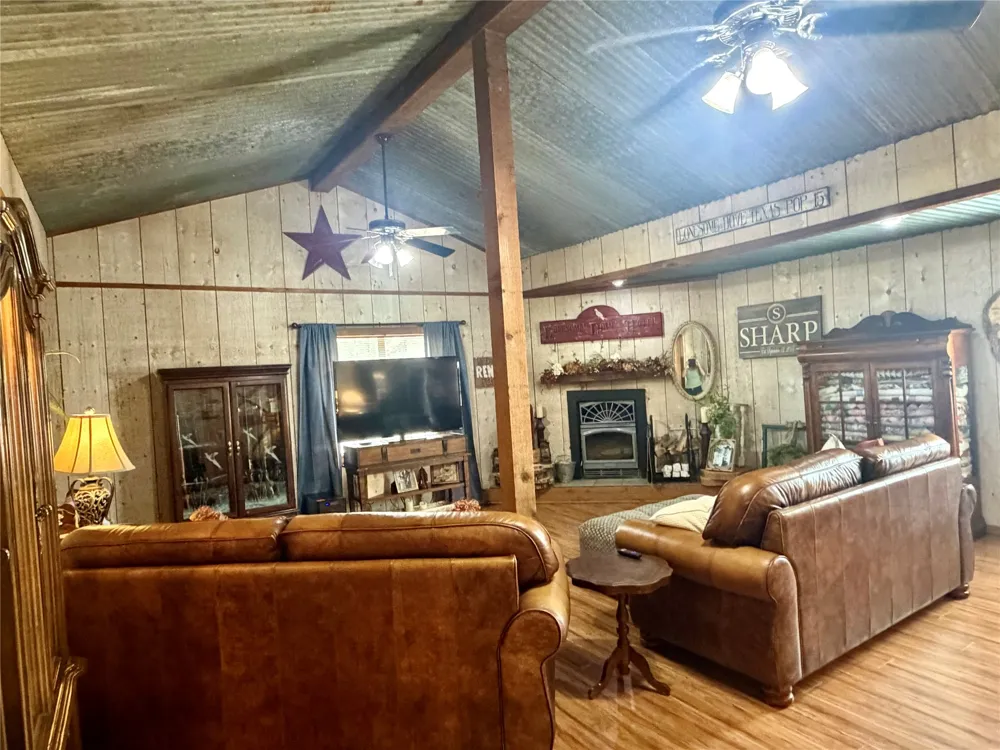 100 Nell Lane Yantis, TX 75497