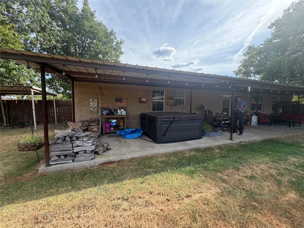100 Nell Lane Yantis, TX 75497