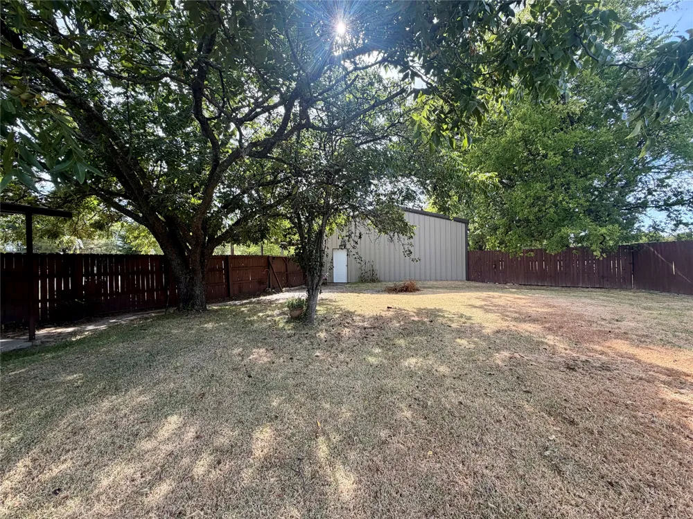 100 Nell Lane Yantis, TX 75497