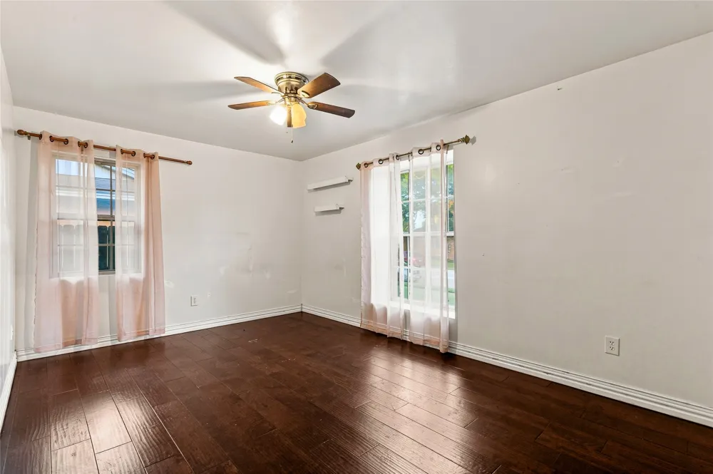 111 W Kenwood Drive Garland, TX 75041