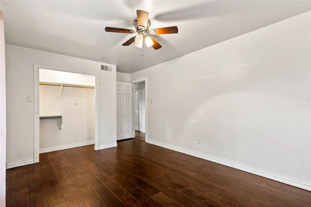 111 W Kenwood Drive Garland, TX 75041
