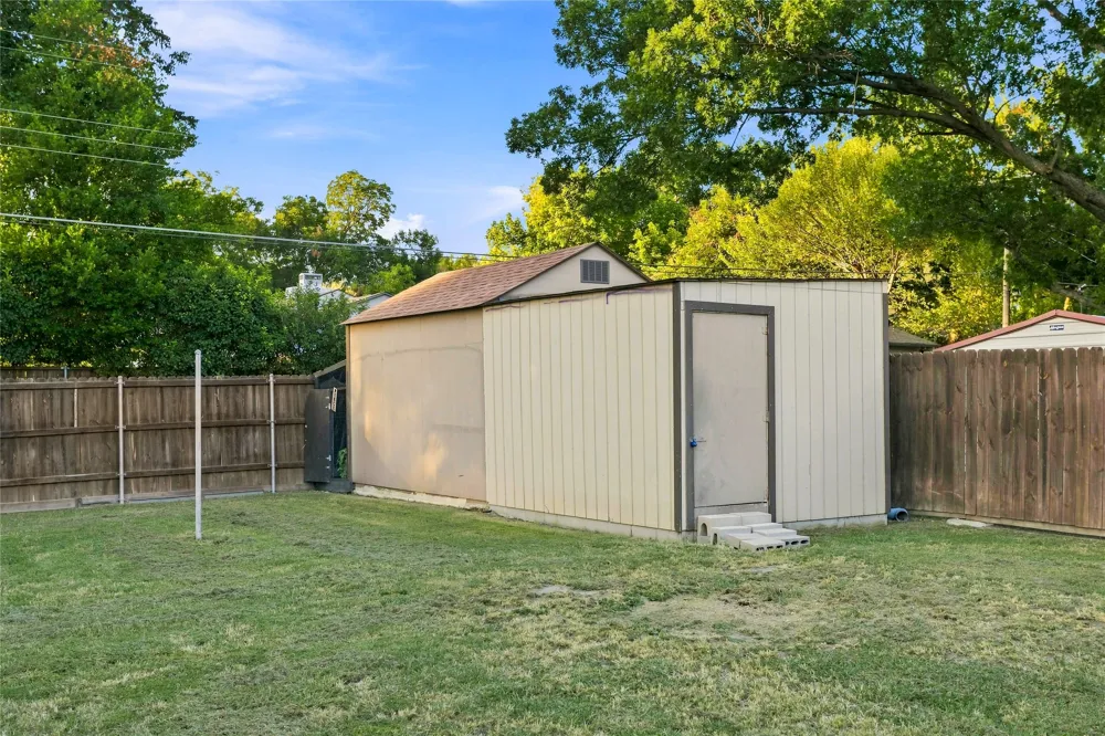 111 W Kenwood Drive Garland, TX 75041