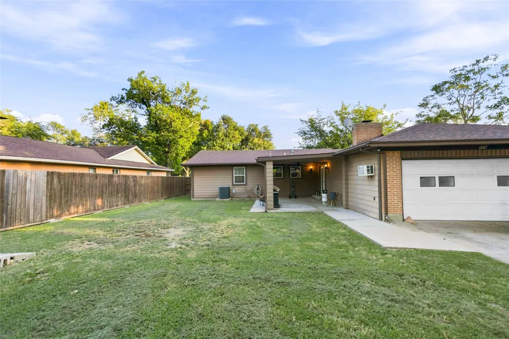 111 W Kenwood Drive Garland, TX 75041