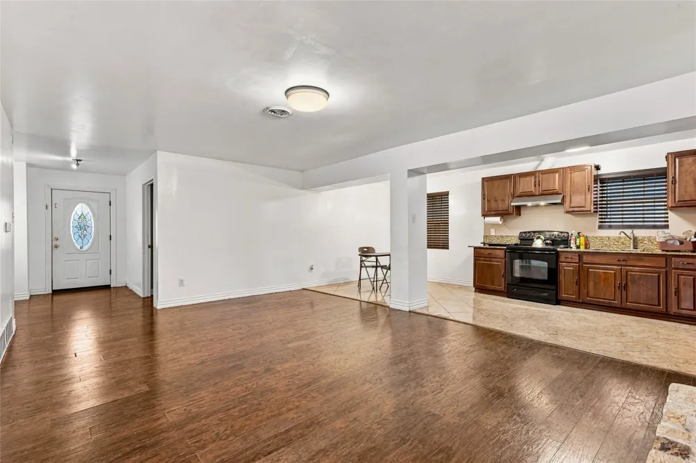 111 W Kenwood Drive Garland, TX 75041