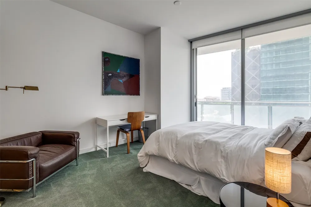 2900 Mckinnon Street #402 Dallas, TX 75201