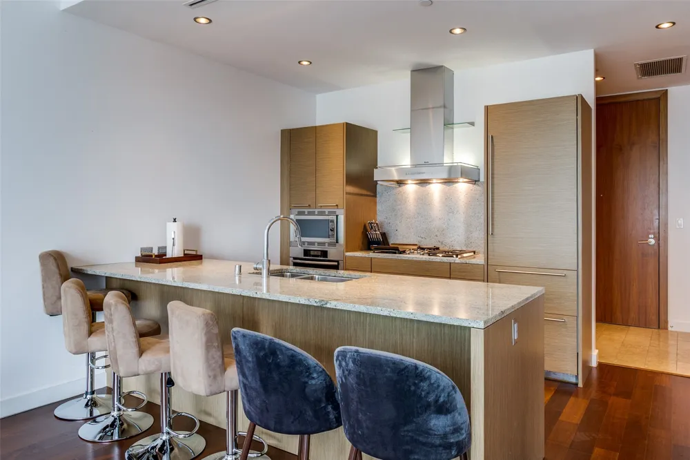 2900 Mckinnon Street #402 Dallas, TX 75201