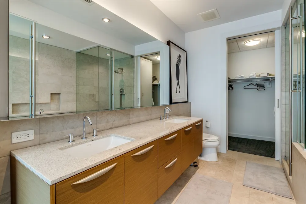 2900 Mckinnon Street #402 Dallas, TX 75201