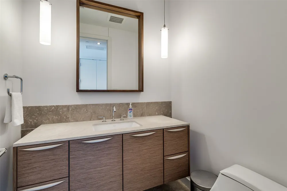 2900 Mckinnon Street #402 Dallas, TX 75201