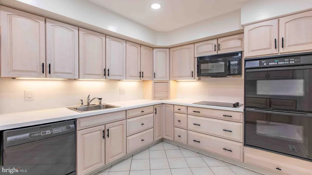 29 STONEHENGE CIRCLE #2 Pikesville, MD 21208