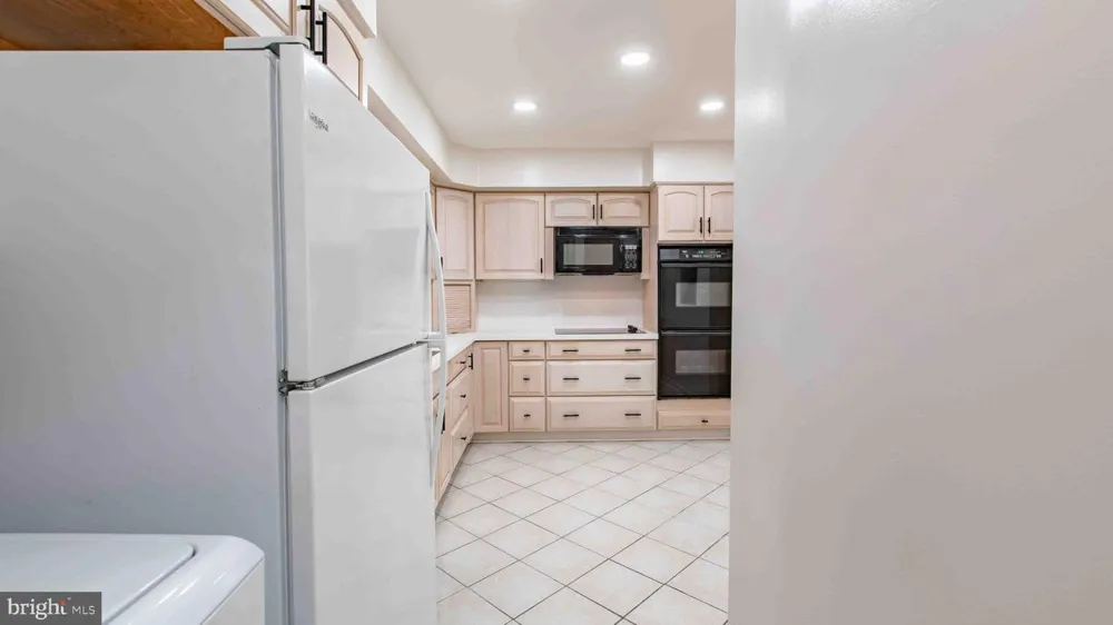 29 STONEHENGE CIRCLE #2 Pikesville, MD 21208