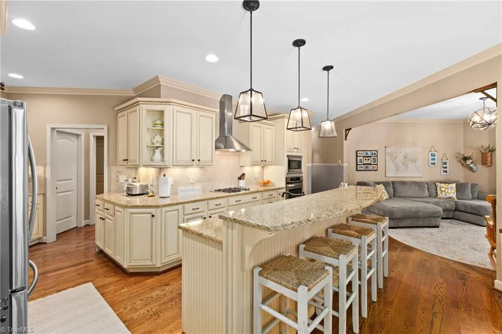 1215 Netterillo Drive Winston-Salem, NC 27103