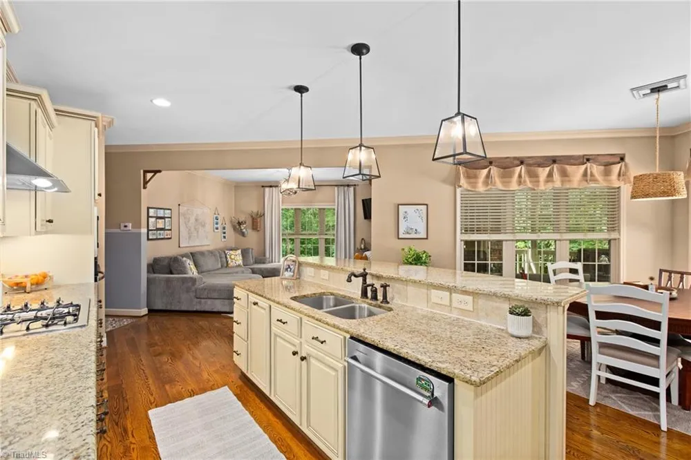 1215 Netterillo Drive Winston-Salem, NC 27103