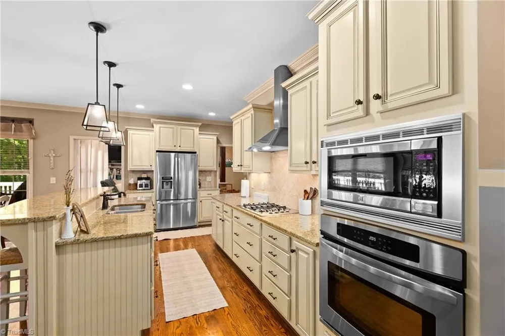 1215 Netterillo Drive Winston-Salem, NC 27103