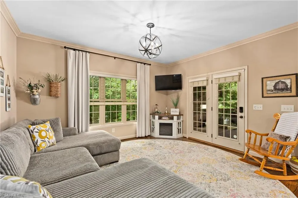 1215 Netterillo Drive Winston-Salem, NC 27103