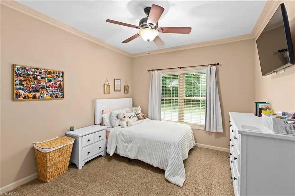 1215 Netterillo Drive Winston-Salem, NC 27103